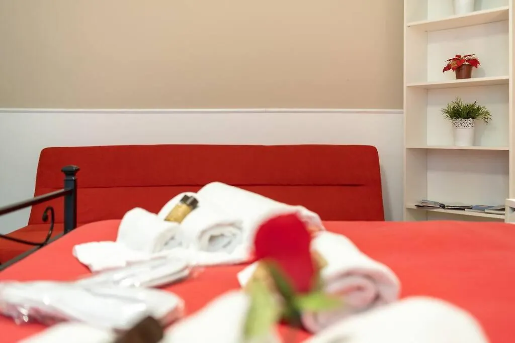 Terrazze Italiane City Center - Red Apartment Verona Italy